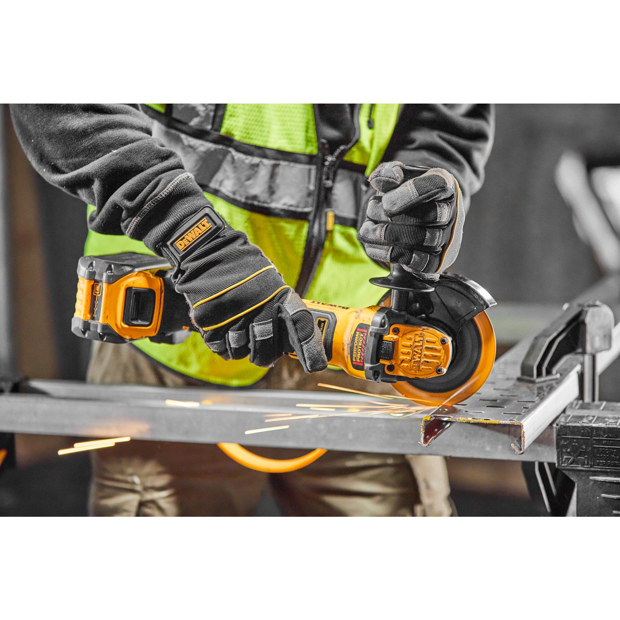 Dewalt angle best sale grinder 18v xr