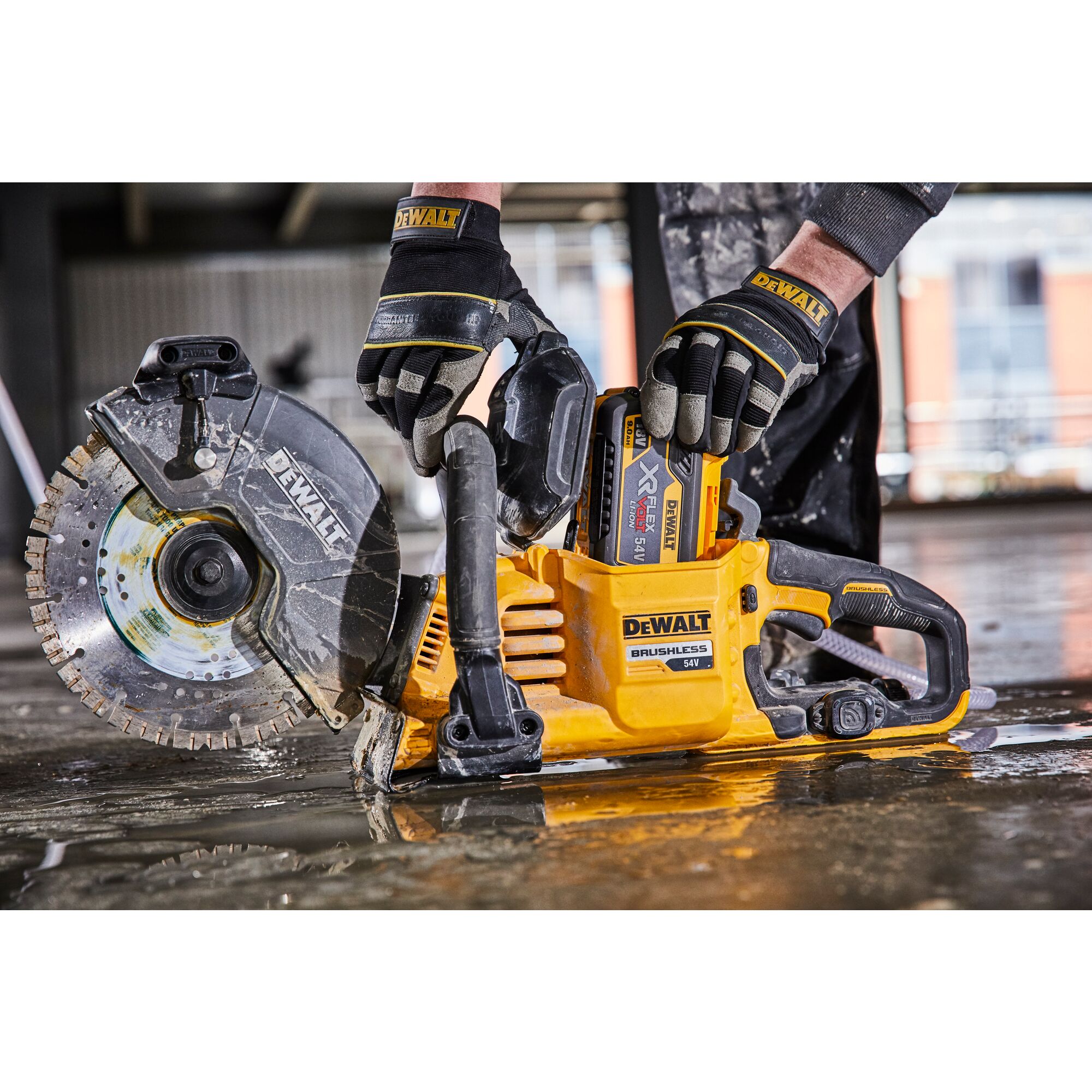 Dewalt cordless deals demo saw