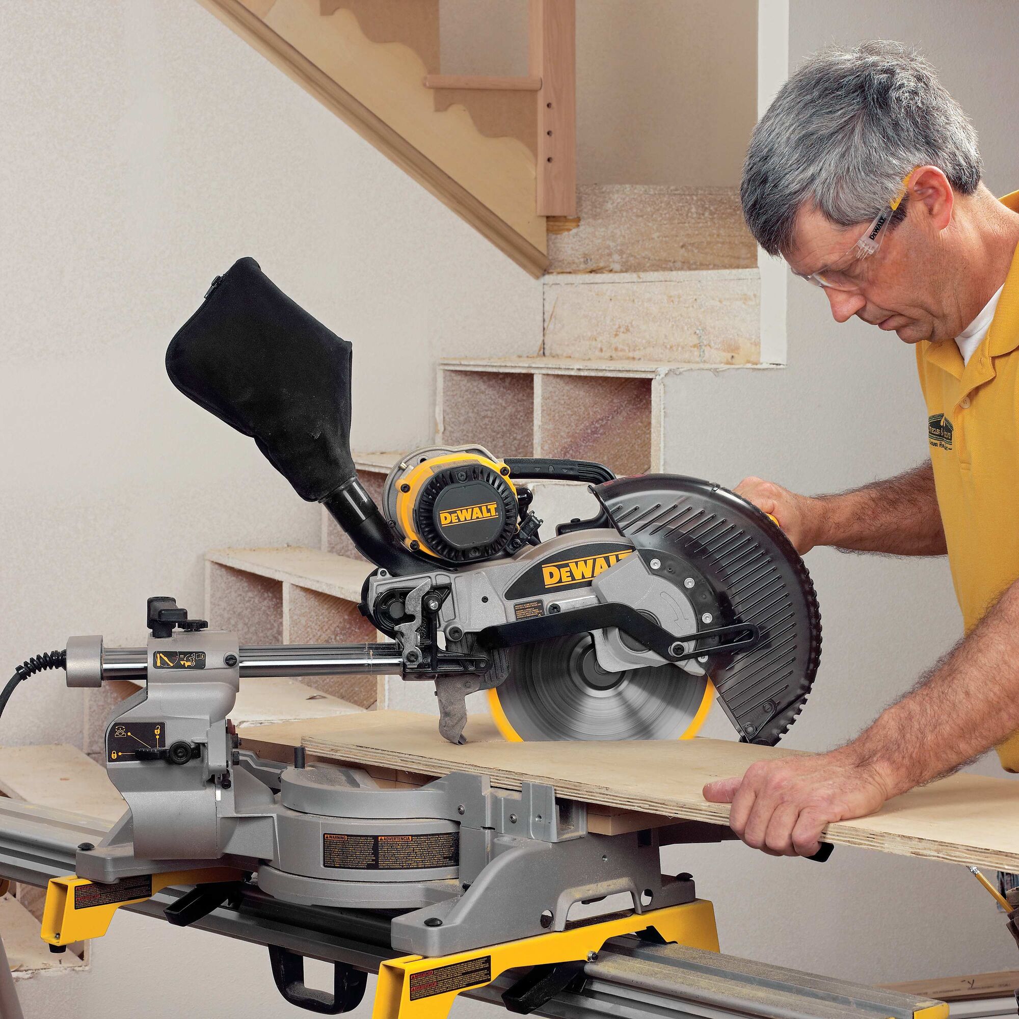 250mm Mitre Saw DEWALT