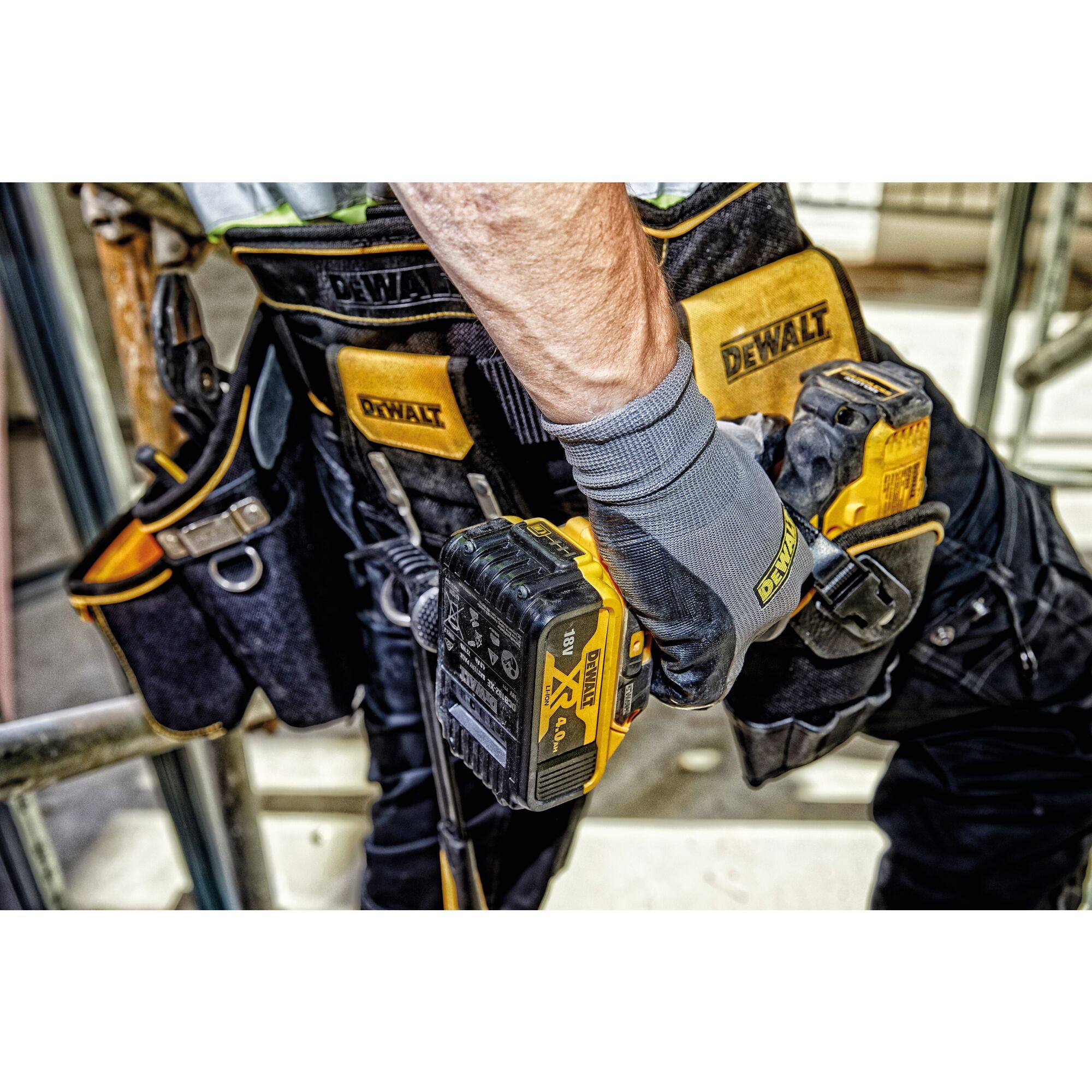 Dewalt tool outlet apron